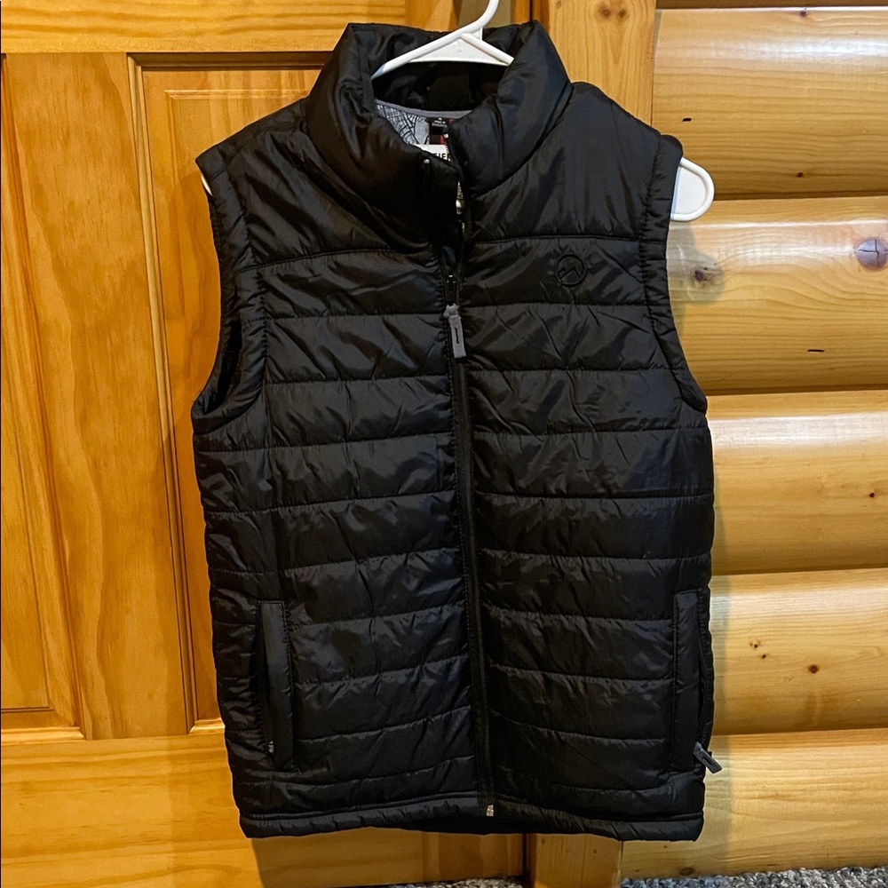 Men’s black quilted vest.